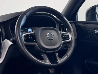 Volvo XC60 R-Design Pro T8 Twin Engine AWD