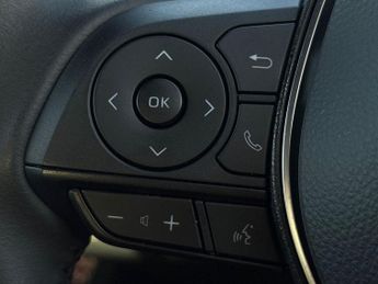 Toyota Corolla 1.8 VVT-h Design Hatchback 5dr Petrol Hybrid CVT Euro 6 (s/s) (1