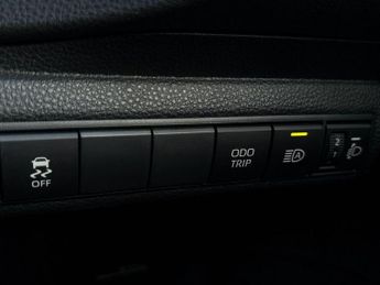 Toyota Corolla 1.8 VVT-h Design Hatchback 5dr Petrol Hybrid CVT Euro 6 (s/s) (1