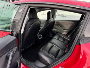 Tesla Model 3 Standard Range Plus Auto RWD 4dr