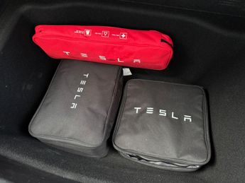 Tesla Model 3 Standard Range Plus Auto RWD 4dr