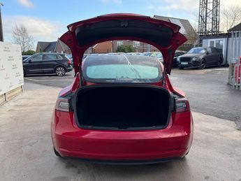 Tesla Model 3 Standard Range Plus Auto RWD 4dr