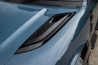 Land Rover Defender 110 3.0 D250 MHEV X-Dynamic HSE SUV 5dr Diesel Auto 4WD Euro 6 (s/s)