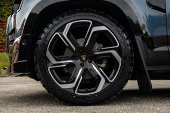 Land Rover Defender 110 3.0 D250 MHEV X-Dynamic HSE SUV 5dr Diesel Auto 4WD Euro 6 (s/s)