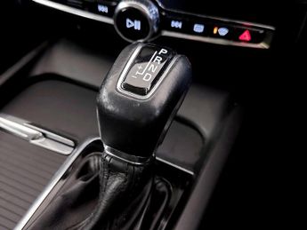 Volvo XC60 2.0 T5 Momentum SUV 5dr Petrol Auto AWD Euro 6 (s/s) (250 ps)