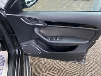 Audi Q3 2.0 TDI Black Edition S Tronic quattro Euro 6 (s/s) 5dr