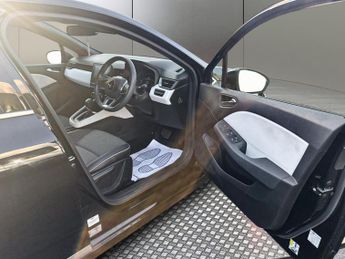 Renault Clio 1.6 E-TECH Techno Auto Euro 6 (s/s) 5dr