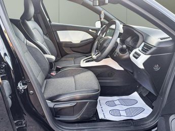 Renault Clio 1.6 E-TECH Techno Auto Euro 6 (s/s) 5dr