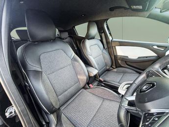 Renault Clio 1.6 E-TECH Techno Auto Euro 6 (s/s) 5dr