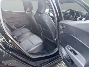 Renault Clio 1.6 E-TECH Techno Auto Euro 6 (s/s) 5dr