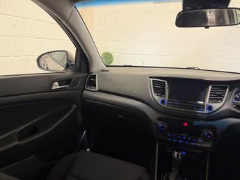 Hyundai TUCSON 2.0 CRDi SE Nav Auto 4WD Euro 6 5dr