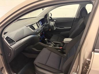 Hyundai TUCSON 2.0 CRDi SE Nav Auto 4WD Euro 6 5dr