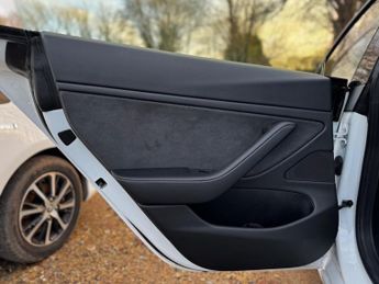 Tesla Model 3 (Dual Motor) Long Range Auto 4WDE 4dr