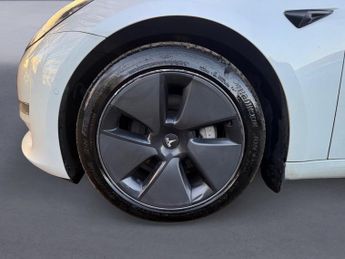 Tesla Model 3 (Dual Motor) Long Range Auto 4WDE 4dr