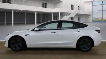 Tesla Model 3 Standard Range Plus Auto RWD 4dr