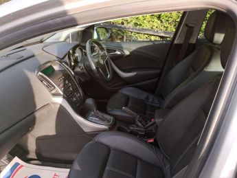 Vauxhall Astra 1.6 16V Elite Sports Tourer 5dr Petrol Auto Euro 5 (115 ps)