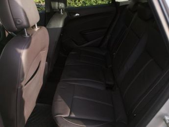 Vauxhall Astra 1.6 16V Elite Sports Tourer 5dr Petrol Auto Euro 5 (115 ps)