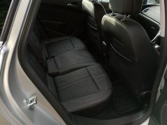 Vauxhall Astra 1.6 16V Elite Sports Tourer 5dr Petrol Auto Euro 5 (115 ps)