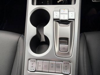 Hyundai Kona 64kWh Ultimate SUV 5dr Electric Auto (10.5kW Charger) (204 ps)