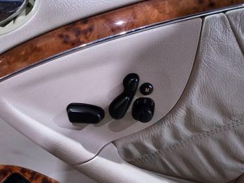 Mercedes-Benz CLK 3.2 CLK320 Elegance Cabriolet 2dr