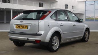 Ford Focus 1.6 Ghia 5dr