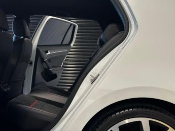Volkswagen Golf 2.0 TSI GTI Performance DSG Euro 6 (s/s)