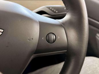 Tesla Model 3 Standard Range Plus Saloon 4dr Electric Auto RWD (241 bhp)