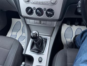 Ford Focus 1.6 TDCi DPF Sport 5dr