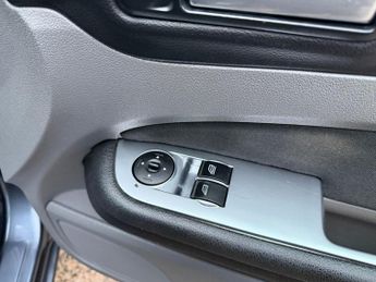 Ford Focus 1.6 TDCi DPF Sport 5dr