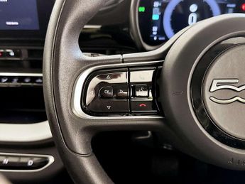 Fiat 500e 42kWh Passion Hatchback 3dr Electric Auto (118 ps)