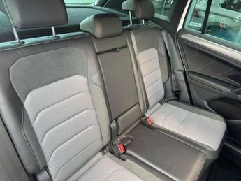 VOLKSWAGEN TIGUAN 2.0 BiTDI R-Line Tech SUV 5dr Diesel DSG 4Motion Euro 6 (s/s) (2