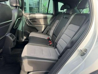VOLKSWAGEN TIGUAN 2.0 BiTDI R-Line Tech SUV 5dr Diesel DSG 4Motion Euro 6 (s/s) (2