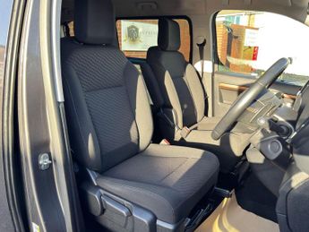 Toyota PROACE Verso 2.0D Family Medium MPV Auto MWB Euro 6 (s/s) 5dr (8 Seat)