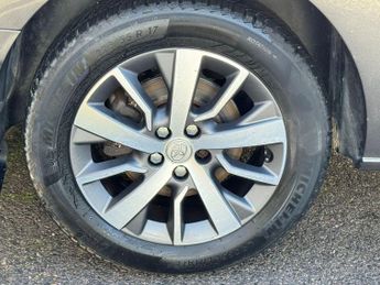 Toyota PROACE Verso 2.0D Family Medium MPV 5dr Diesel Auto MWB Euro 6 (s/s) (8 Seat)