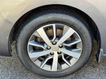 Toyota PROACE Verso 2.0D Family Medium MPV 5dr Diesel Auto MWB Euro 6 (s/s) (8 Seat)