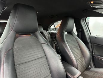 Mercedes-Benz A Class 2.1 A200d AMG Line (Premium) 7G-DCT Euro 6 (s/s) 5dr