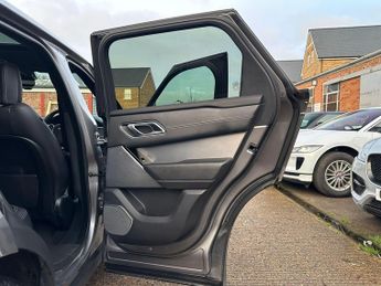 Land Rover Range Rover Velar 3.0 D300 R-Dynamic HSE Auto 4WD Euro 6 (s/s) 5dr