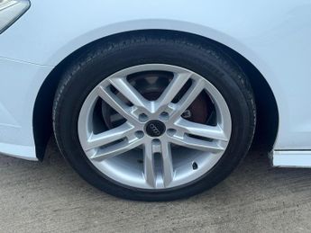 Audi A6 Saloon 2.0 TDI ultra S line S Tronic Euro 6 (s/s) 4dr