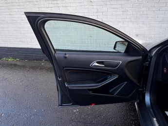 Mercedes-Benz A Class 2.1 A220 CDI AMG Night Edition 7G-DCT Euro 6 (s/s) 5dr