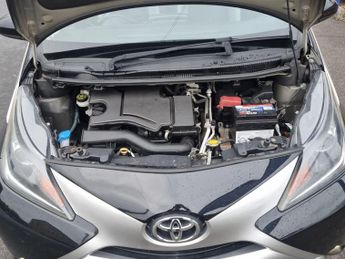 Toyota AYGO 1.0 VVT-i x-clusiv Hatchback 5dr Petrol x-shift Euro 5 Euro 5 (6