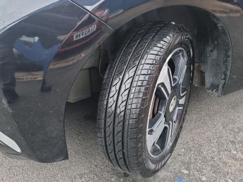 Toyota AYGO 1.0 VVT-i x-clusiv Hatchback 5dr Petrol x-shift Euro 5 Euro 5 (6