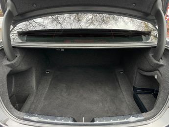 BMW 3 Series 2.0 320d Luxury Auto Euro 5 (s/s) 4dr