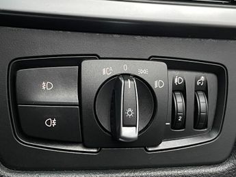 BMW 3 Series 2.0 320d Luxury Auto Euro 5 (s/s) 4dr