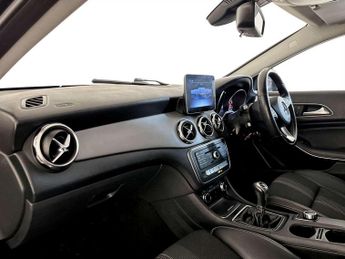 Mercedes-Benz GLA 1.6 GLA180 Urban Edition SUV 5dr Petrol Manual Euro 6 (s/s) (122