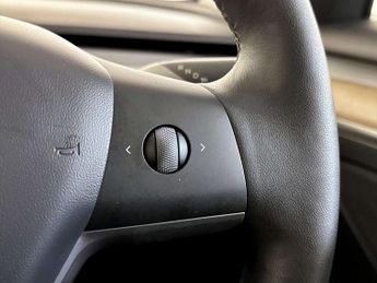 Tesla Model 3 Standard Range Plus Saloon 4dr Electric Auto RWD (241 bhp)
