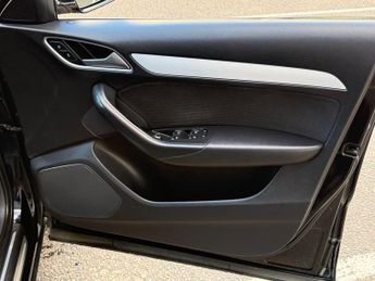 Audi Q3 2.0 TDI S line S Tronic quattro Euro 5 (s/s) 5dr