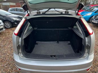 Ford Focus 1.6 TDCi DPF Zetec 5dr