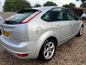 Ford Focus 1.6 TDCi DPF Zetec 5dr
