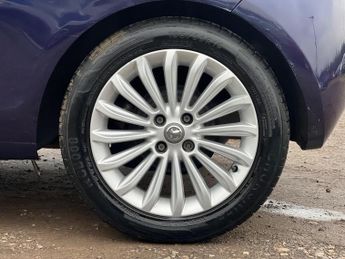 Vauxhall ADAM 1.4i GLAM Euro 6 3dr
