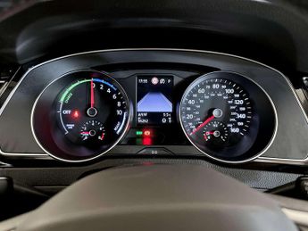 Volkswagen Passat 1.4 TSI 13kWh GTE Estate 5dr Petrol Plug-in Hybrid DSG Euro 6 (s